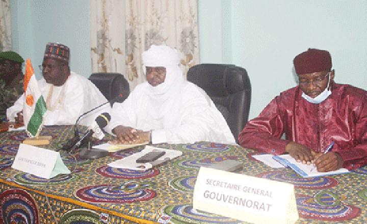 Diffa : Le gouverneur rencontre les couches socioprofessionnelles Diffa : Le gouverneur rencontre les couches socioprofessionnelles
