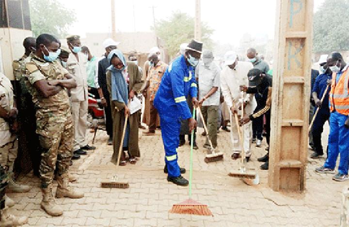Opération de salubrité publique à Niamey : L’Ong OEDD accentue les actions dans le cadre de son initiative ‘’Adopte une rue’’ Opération de salubrité publique à Niamey : L’Ong OEDD accentue les actions dans le cadre de son initiative ‘’Adopte une rue’’