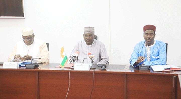 Renforcement des capacités des responsables de communication des Ministères : Vers une harmonisation de la communication gouvernementale Renforcement des capacités des responsables de communication des Ministères : Vers une harmonisation de la communication gouvernementale