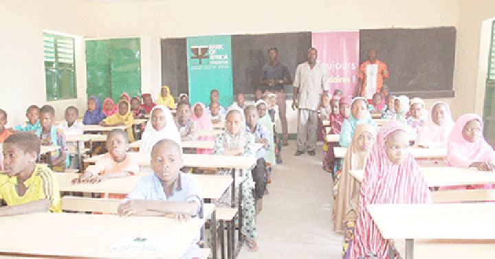 Education : La Fondation BOA-Niger remet deux classes équipées et des sanitaires à l’école de Guidan Alou (Mayahi) Education : La Fondation BOA-Niger remet deux classes équipées et des sanitaires à l’école de Guidan Alou (Mayahi)
