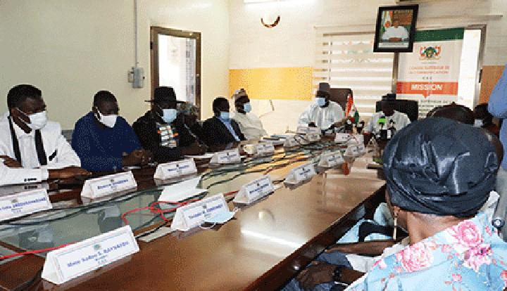 Ouverture de la session du Conseil Supérieur de la Communication au titre du mois de Mars 2022 : Cinq points inscrits à l’ordre du jour Ouverture de la session du Conseil Supérieur de la Communication au titre du mois de Mars 2022 : Cinq points inscrits à l’ordre du jour