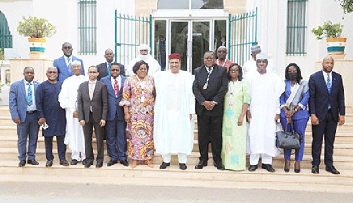 A la Présidence de la République : Le Chef de l’État a reçu une délégation des ministres des pays membres de l’OHADA et la ministre allemande des Affaires Etrangères A la Présidence de la République : Le Chef de l’État a reçu une délégation des ministres des pays membres de l’OHADA et la ministre allemande des Affaires Etrangères