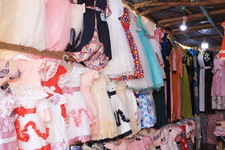 Affluence de la clientèle sur les points de vente des prêts-à-porter Affluence de la clientèle sur les points de vente des prêts-à-porter