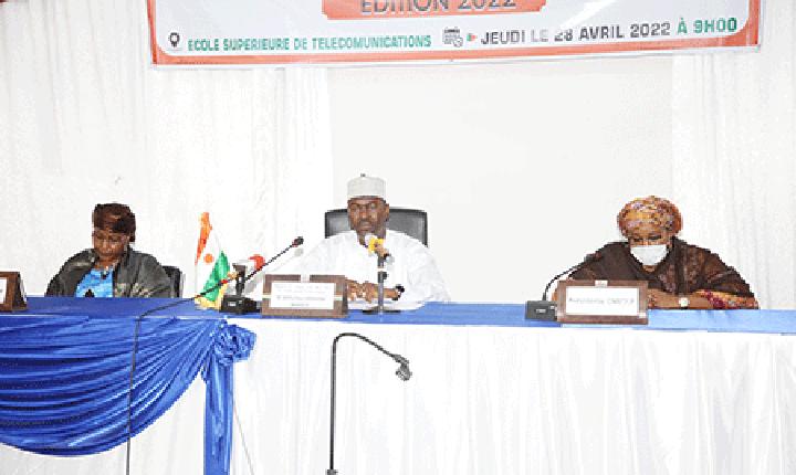 Célébration de la Journée Internationale des jeunes filles dans le secteur des TIC : Permettre aux jeunes filles d’accéder, en toute sécurité, au monde numérique et d’y participer activement Célébration de la Journée Internationale des jeunes filles dans le secteur des TIC : Permettre aux jeunes filles d’accéder, en toute sécurité, au monde numérique et d’y participer activement