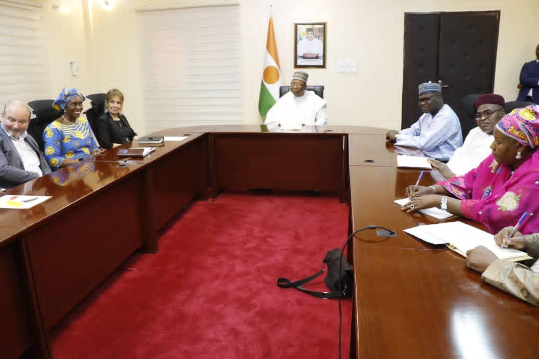Niamey : Les organisateurs de la conférence internationale sur la protection sociale en santé présentent au Premier Ministre les conclusions de leurs travaux Niamey : Les organisateurs de la conférence internationale sur la protection sociale en santé présentent au Premier Ministre les conclusions de leurs travaux