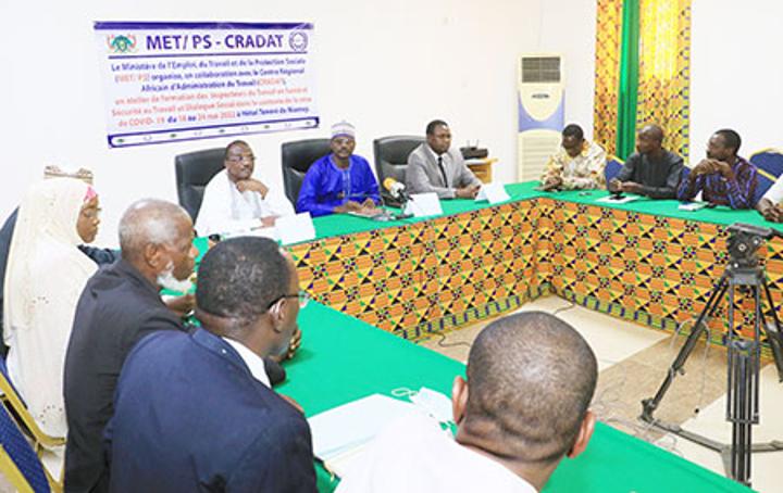 Formation des inspecteurs du travail du MET/PS : Permettre aux inspecteurs de travail du relever les défis qui s’offrent à eux en ces temps de pandémie de covid-19 Formation des inspecteurs du travail du MET/PS : Permettre aux inspecteurs de travail du relever les défis qui s’offrent à eux en ces temps de pandémie de covid-19