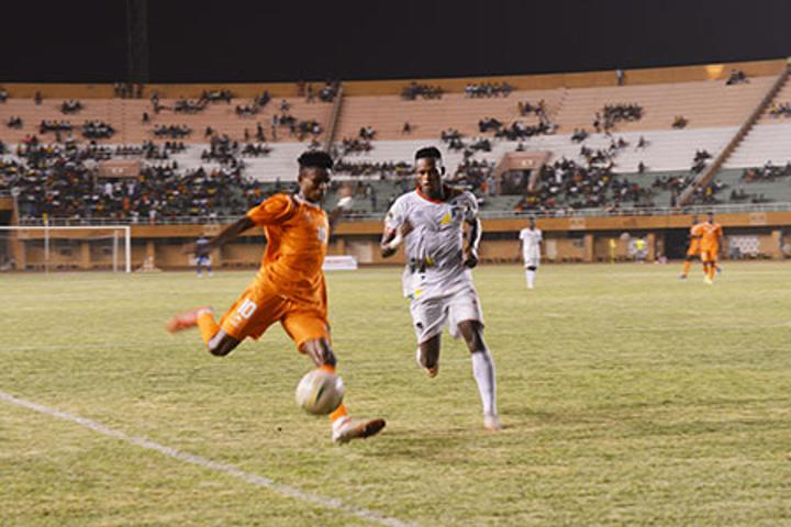 Les demi-finales du tournoi qualificatif de football pour la CAN U20 de la Zone UFOA B : Le Bénin et le Nigéria en finale, se qualifient pour la CAN Egypte 2023 Les demi-finales du tournoi qualificatif de football pour la CAN U20 de la Zone UFOA B : Le Bénin et le Nigéria en finale, se qualifient pour la CAN Egypte 2023