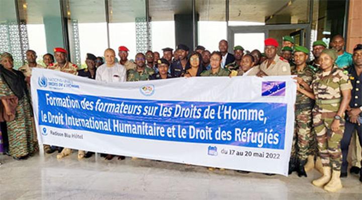 Formation des formateurs sur les Droits de l’Homme : Renforcement des capacités de 30 instructeurs des Forces de Défense et de Sécurité Formation des formateurs sur les Droits de l’Homme : Renforcement des capacités de 30 instructeurs des Forces de Défense et de Sécurité