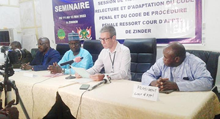 Justice : Atelier régional d’échanges et de consultation sur la relecture et l’adaptation du Code pénal et du Code de procédure pénale à Zinder Justice : Atelier régional d’échanges et de consultation sur la relecture et l’adaptation du Code pénal et du Code de procédure pénale à Zinder