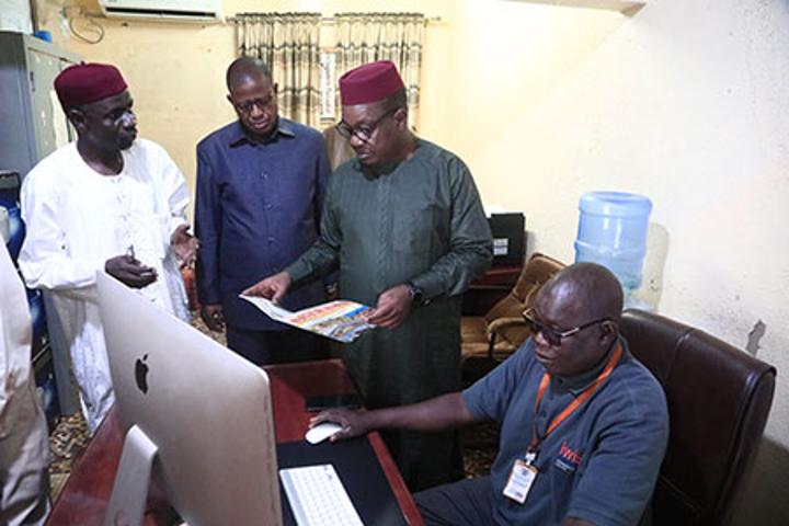 Poursuite des visites de prise de contact du ministre en charge de la Communication : M. Mahamadou Lawaly Dan Dano à l’ANP, à Alternative et au groupe Anfani Poursuite des visites de prise de contact du ministre en charge de la Communication : M. Mahamadou Lawaly Dan Dano à l’ANP, à Alternative et au groupe Anfani