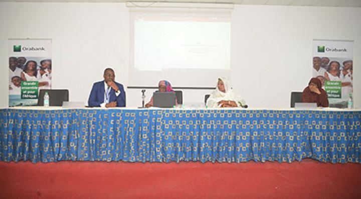 Orabank/Commémoration de la journée de la femme nigérienne : L’Amicale des femmes d’Orabank offre un appui de plus de 1,6 millions de FCAF pour la construction d’un puits à Firwa Orabank/Commémoration de la journée de la femme nigérienne : L’Amicale des femmes d’Orabank offre un appui de plus de 1,6 millions de FCAF pour la construction d’un puits à Firwa