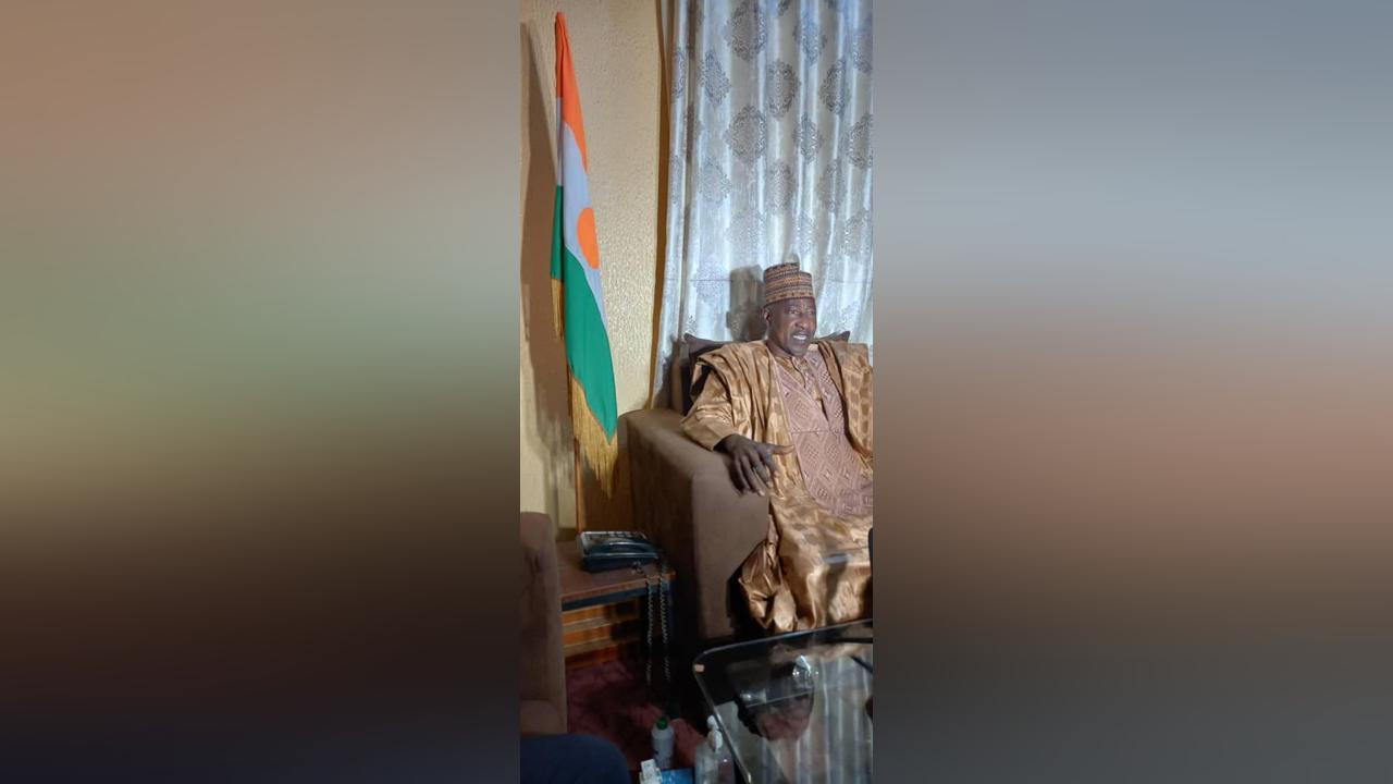 Le gouverneur d’Agadez dément l’existence d’indices d’or qui avait provoqué la ruée de la population Le gouverneur d’Agadez dément l’existence d’indices d’or qui avait provoqué la ruée de la population