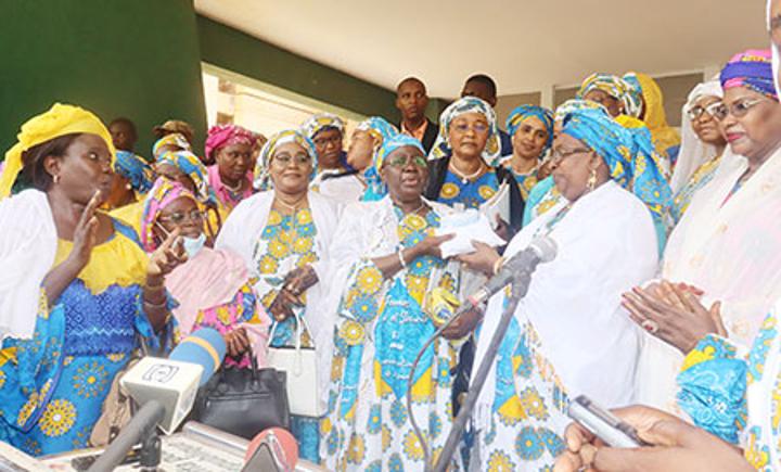Journée Foyandi au Ministère de la Promotion de la Femme et de la Protection de l’Enfant : Mobiliser des ressources en soutien aux femmes déplacées du département d’Abala Journée Foyandi au Ministère de la Promotion de la Femme et de la Protection de l’Enfant : Mobiliser des ressources en soutien aux femmes déplacées du département d’Abala