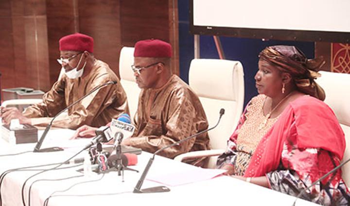 Cérémonie de lancement de la dissémination du Rapport ITIE 2019 : Pour promouvoir le dialogue entre les parties prenantes et participer à l’amélioration du climat des affaires Cérémonie de lancement de la dissémination du Rapport ITIE 2019 : Pour promouvoir le dialogue entre les parties prenantes et participer à l’amélioration du climat des affaires