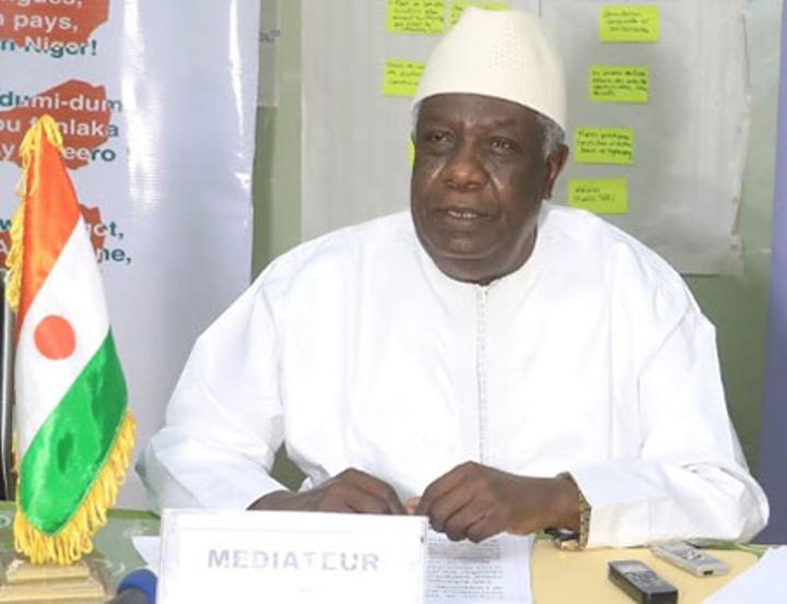 Assemblée générale de la l’AMP/UEMOA à Ouagadougou : Les Médiateurs de l’espace UEMOA rendent un hommage mérité à Me Ali Sirfi Maïga Assemblée générale de la l’AMP/UEMOA à Ouagadougou : Les Médiateurs de l’espace UEMOA rendent un hommage mérité à Me Ali Sirfi Maïga