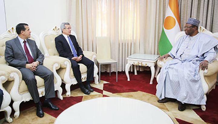 Au Cabinet du Premier ministre : Le Chef du Gouvernement reçoit le ministre algérien de la Santé et l’Ambassadeur de Turquie au Niger Au Cabinet du Premier ministre : Le Chef du Gouvernement reçoit le ministre algérien de la Santé et l’Ambassadeur de Turquie au Niger