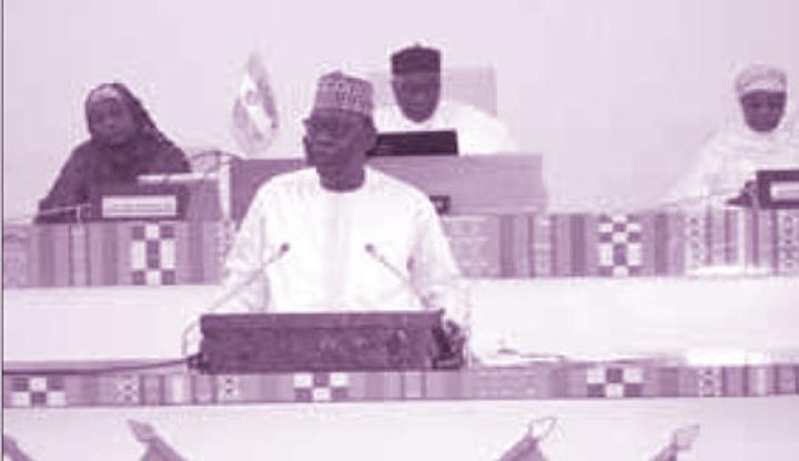 Interpellation du ministre de l’Hydraulique et de l’Assainissement à l’Assemblée nationale : M. Adamou Mahaman expose aux députés la situation de la fourniture d’eau potable au Niger Interpellation du ministre de l’Hydraulique et de l’Assainissement à l’Assemblée nationale : M. Adamou Mahaman expose aux députés la situation de la fourniture d’eau potable au Niger