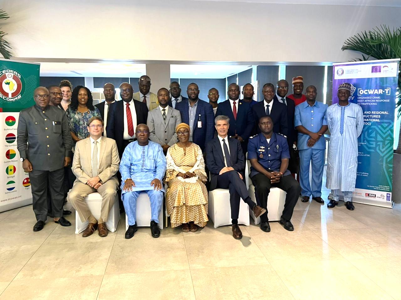 Les Etats membres de la CEDEAO se concertent pour une réponse conjointe sur les armes légères et de petit calibre Les Etats membres de la CEDEAO se concertent pour une réponse conjointe sur les armes légères et de petit calibre