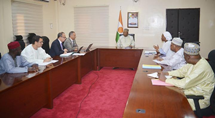 A la Primature : Le Chef du gouvernement reçoit les responsables de l’Office Chérifien de Phosphate du Maroc A la Primature : Le Chef du gouvernement reçoit les responsables de l’Office Chérifien de Phosphate du Maroc