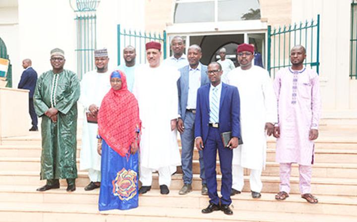 A la Présidence de la République : Le Chef de l’Etat rencontre les membres du CNOMN et félicite des athlètes nigériens dont la championne Aminatou Seyni