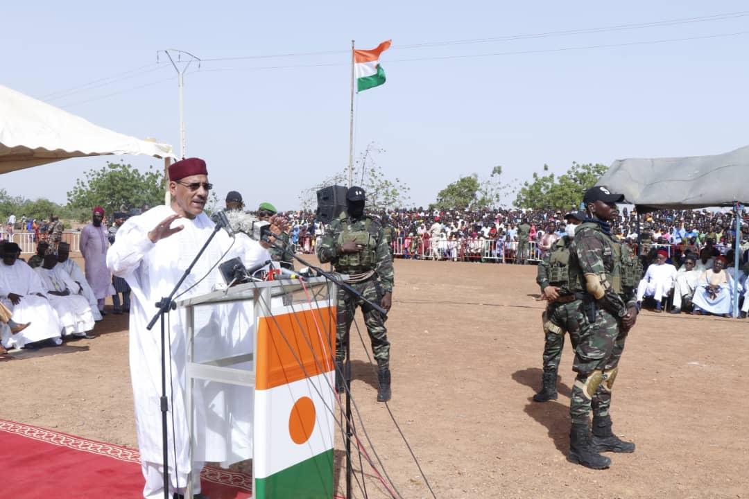 Makalondi et Torodi (Tillabéri) : Le Président Bazoum rassure la population du retour de la paix et de la cohésion sociale Makalondi et Torodi (Tillabéri) : Le Président Bazoum rassure la population du retour de la paix et de la cohésion sociale