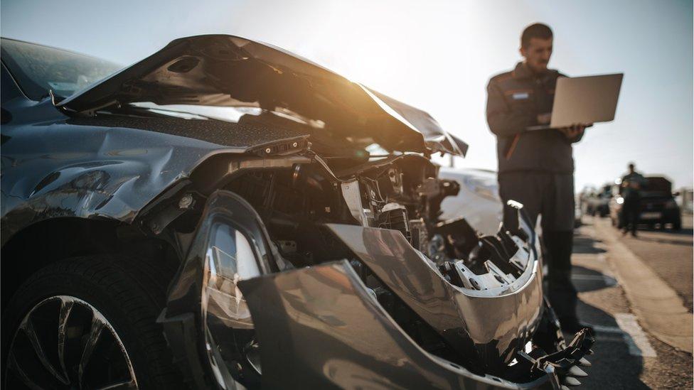 Accident de voiture : comment fonctionnent les boîtes noires qui permettent de clarifier ce qui s'est passé Accident de voiture : comment fonctionnent les boîtes noires qui permettent de clarifier ce qui s'est passé