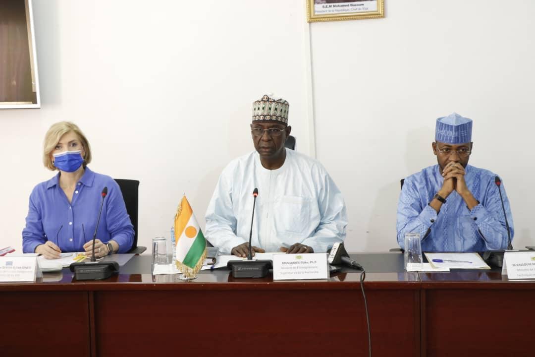 Niamey : Le gouvernement et les PTF examinent les résultats des travaux de la revue sectorielle de l’éducation Niamey : Le gouvernement et les PTF examinent les résultats des travaux de la revue sectorielle de l’éducation