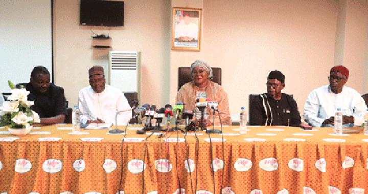 Point de presse de la présidente du Conseil National de Régulation des Communications Electroniques et de la Poste (CNRCEP) : Mme Bety Aïchatou Habibou Oumani dresse le bilan des activités 2020-2021 de l’ARCEP Point de presse de la présidente du Conseil National de Régulation des Communications Electroniques et de la Poste (CNRCEP) : Mme Bety Aïchatou Habibou Oumani dresse le bilan des activités 2020-2021 de l’ARCEP