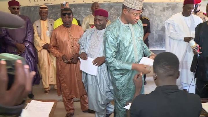 Les examens du Baccalauréat se sont déroulés sur l’ensemble de la Région de Zinder qui compte 8.534 candidats Les examens du Baccalauréat se sont déroulés sur l’ensemble de la Région de Zinder qui compte 8.534 candidats