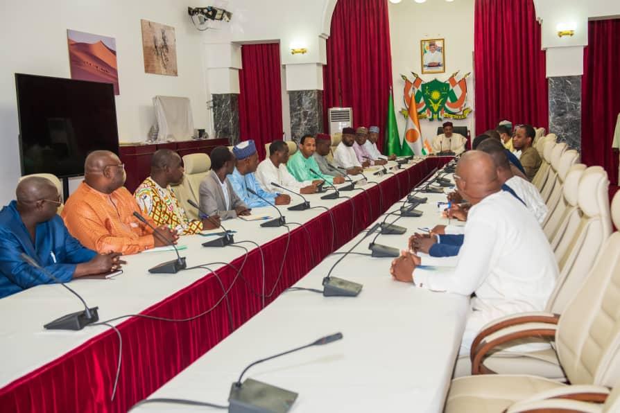 Augmentation du prix du gasoil au Niger : Le Président Bazoum rencontre les centrales syndicales Augmentation du prix du gasoil au Niger : Le Président Bazoum rencontre les centrales syndicales