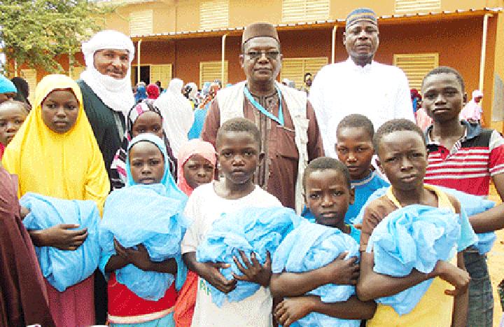 Mobilisation et distribution du MILDA dans la Région de Tahoua : “Un élève, une moustiquaire” : une opération réussie Mobilisation et distribution du MILDA dans la Région de Tahoua : “Un élève, une moustiquaire” : une opération réussie