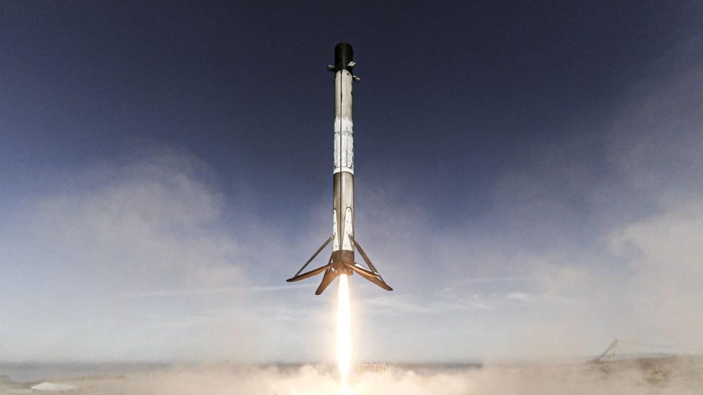 Il reproduit le vol du Falcon 9 de Space X et ça fonctionne !