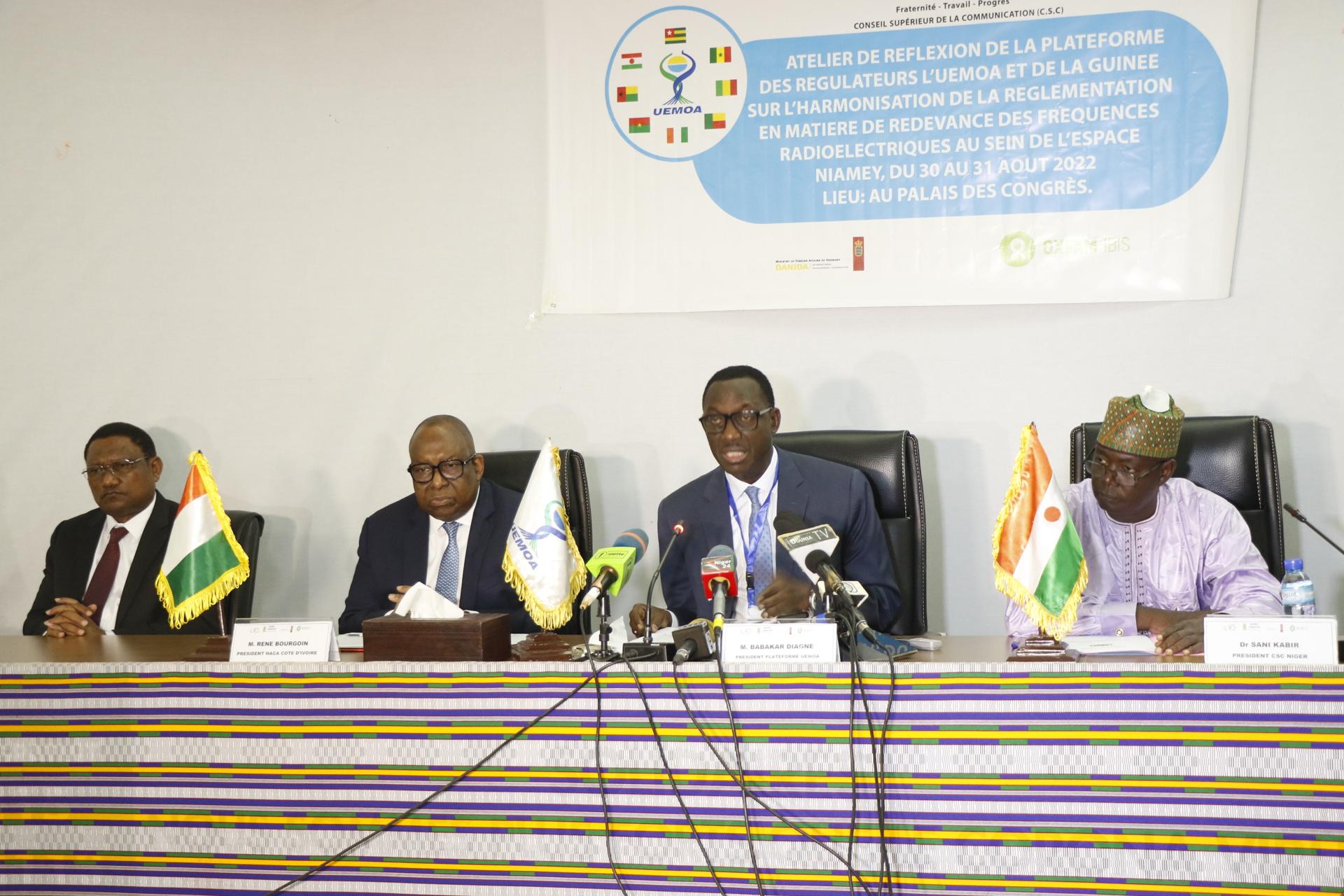 Vers l’harmonisation des redevances des fréquences radioélectriques au sein de l’espace de l’UEMOA et la Guinée Vers l’harmonisation des redevances des fréquences radioélectriques au sein de l’espace de l’UEMOA et la Guinée