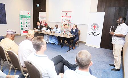 Conférence de presse de la Croix Rouge Nigérienne : « Nous avons fourni en urgence, une assistance à 606. 940 personnes à travers le pays », déclare M. Ali Bandiéré Conférence de presse de la Croix Rouge Nigérienne : « Nous avons fourni en urgence, une assistance à 606. 940 personnes à travers le pays », déclare M. Ali Bandiéré