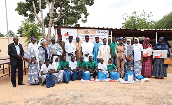 Prix d’excellence et du Mérite : Le gouverneur Oudou Ambouka félicite les meilleurs élèves de la région de Niamey Prix d’excellence et du Mérite : Le gouverneur Oudou Ambouka félicite les meilleurs élèves de la région de Niamey