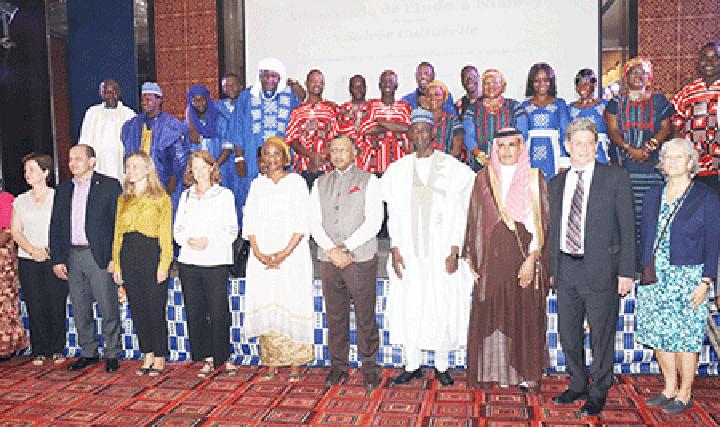 Célébration du 75ème anniversaire de l’indépendance de l’Inde : Renforcement de la coopération culturelle nigéro-indienne et hommage à l’ambassadeur en fin de mission Célébration du 75ème anniversaire de l’indépendance de l’Inde : Renforcement de la coopération culturelle nigéro-indienne et hommage à l’ambassadeur en fin de mission
