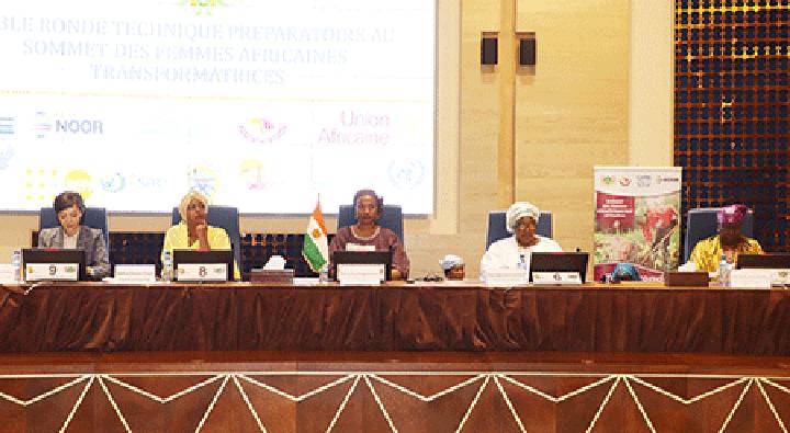 Table ronde technique préparatoire du Forum Africain des Femmes Transformatrices : Valorisation des efforts des femmes en faveur du développement durable Table ronde technique préparatoire du Forum Africain des Femmes Transformatrices : Valorisation des efforts des femmes en faveur du développement durable