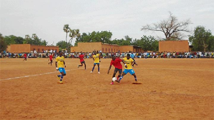 Football/ Finale du Tournoi des Grandes Vacances (TGV) de Harobanda : Banga-Bana gagne la coupe face à FC Gamkalé par un score de 1 but à 0 Football/ Finale du Tournoi des Grandes Vacances (TGV) de Harobanda : Banga-Bana gagne la coupe face à FC Gamkalé par un score de 1 but à 0