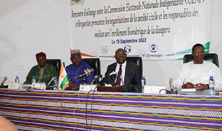 Journée d’information sur le processus électoral au profit des médias et de la société civile : L’enrôlement biométrique des Nigériens à l’extérieur au centre des échanges Journée d’information sur le processus électoral au profit des médias et de la société civile : L’enrôlement biométrique des Nigériens à l’extérieur au centre des échanges