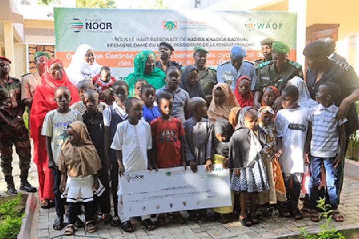 Accompagnement des orphelins des FDS tombés sur les champs d’honneur : La Fondation Noor et Waqf offrent 50 millions aux familles endeuillées Accompagnement des orphelins des FDS tombés sur les champs d’honneur : La Fondation Noor et Waqf offrent 50 millions aux familles endeuillées