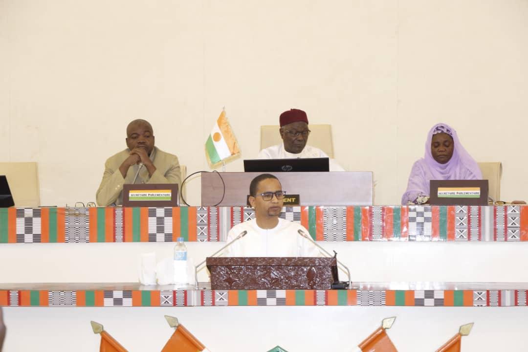 Assemblée Nationale : la loi du 20 décembre 2021 portant loi de finances pour l'année budgétaire 2022, rectifiée par le parlement. Assemblée Nationale : la loi du 20 décembre 2021 portant loi de finances pour l'année budgétaire 2022, rectifiée par le parlement.