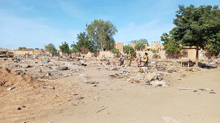 Déguerpissement et recasement des commerçants du marché ‘’Dolé’’ d’Agadez : L’opération s’est accomplie non sans douleurs pour une nouvelle ère de nomadisation Déguerpissement et recasement des commerçants du marché ‘’Dolé’’ d’Agadez : L’opération s’est accomplie non sans douleurs pour une nouvelle ère de nomadisation