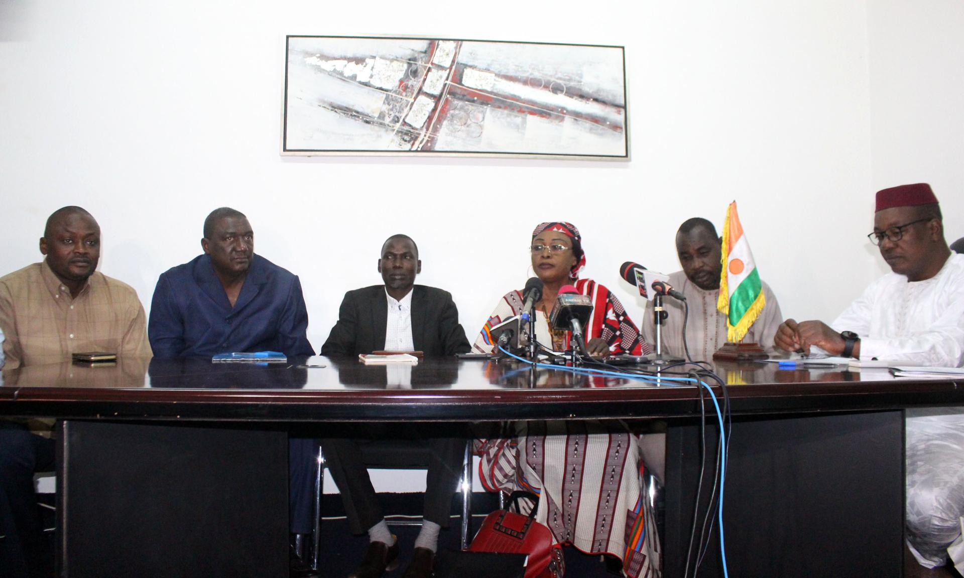 Le collectif des syndicats des médias publics suspend son mot d’ordre de grève de 48 heures prévu le 29 et 30 novembre Le collectif des syndicats des médias publics suspend son mot d’ordre de grève de 48 heures prévu le 29 et 30 novembre