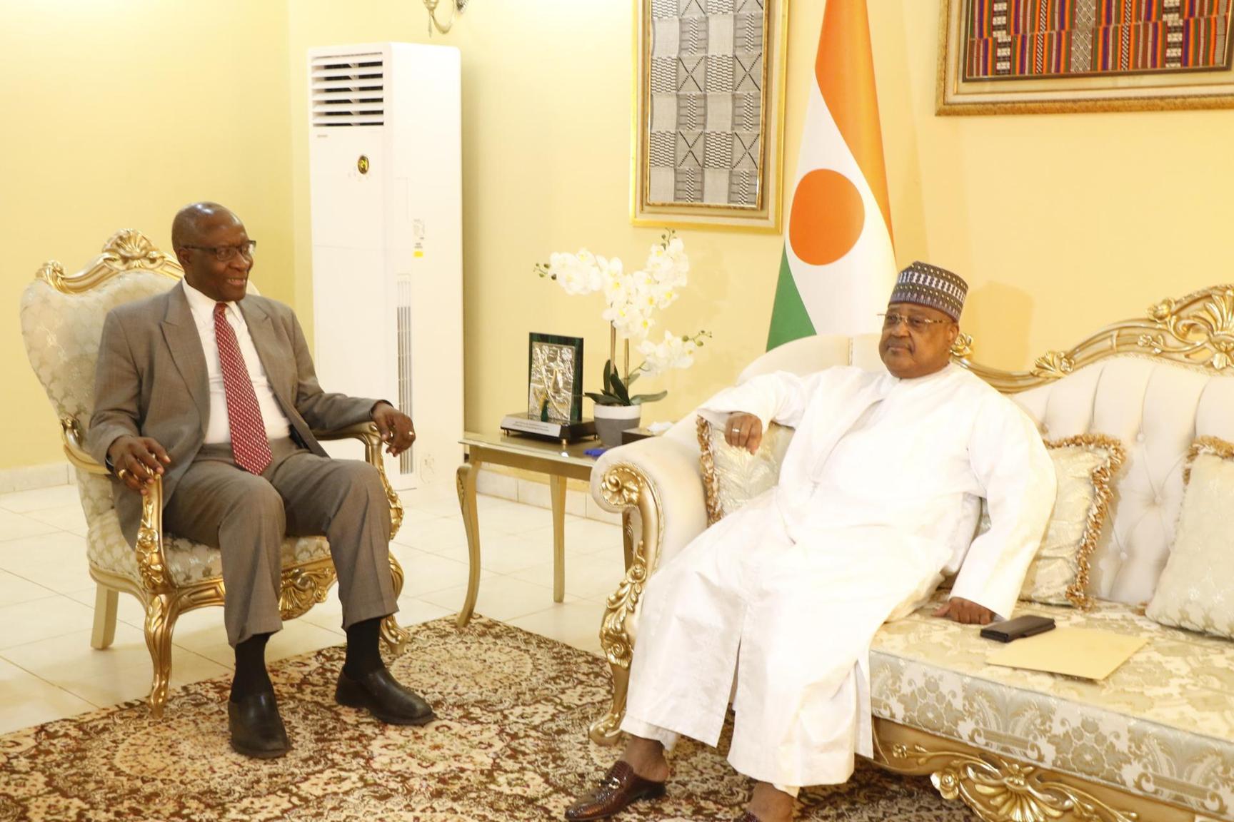 Assemblée Nationale : Le Directeur Régional Afrique du NDI reçu par le Président de l’Assemblée Nationale Assemblée Nationale : Le Directeur Régional Afrique du NDI reçu par le Président de l’Assemblée Nationale