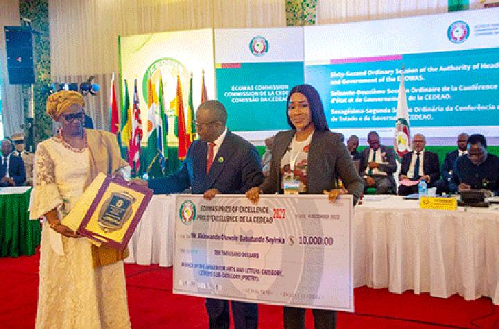 62ème session ordinaire de la Conférence des chefs d’État et de gouvernement de la CEDEAO : Prestation de serment du président de la Commission et remise des Prix d’Excellence de la CEDEAO 62ème session ordinaire de la Conférence des chefs d’État et de gouvernement de la CEDEAO : Prestation de serment du président de la Commission et remise des Prix d’Excellence de la CEDEAO