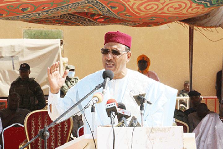 Meeting du Président de la République à Mirriah : SEM Mohamed Bazoum évoque plusieurs questions de l’heure Meeting du Président de la République à Mirriah : SEM Mohamed Bazoum évoque plusieurs questions de l’heure