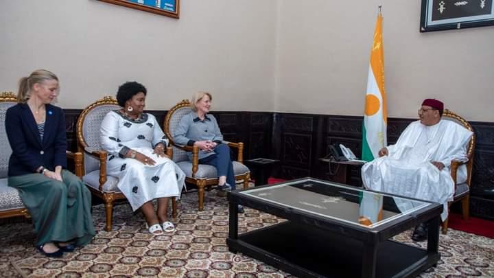 Niamey : Le Chef de l’Etat reçoit une délégation de Plan International Niamey : Le Chef de l’Etat reçoit une délégation de Plan International