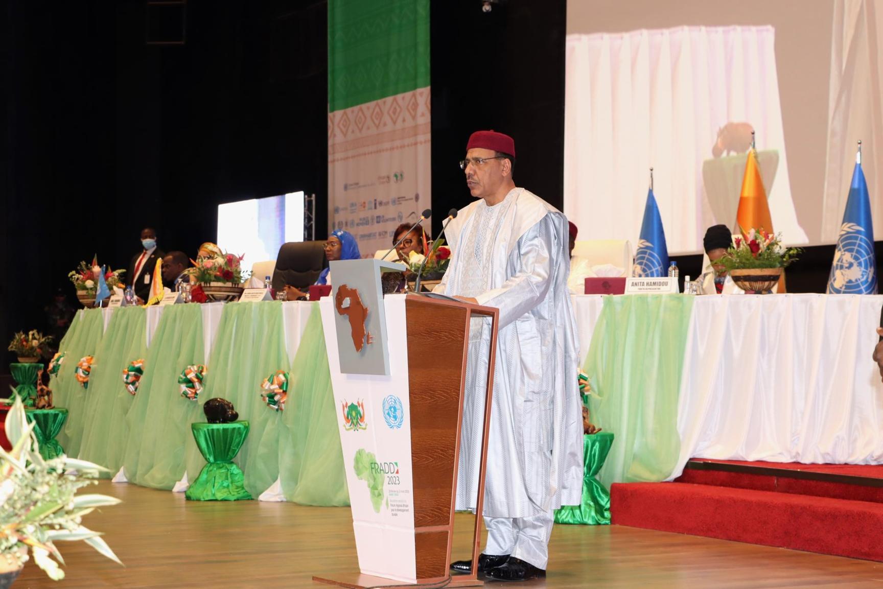 FRADD-9 : Le Chef de l’Etat nigérien invite le forum à des réflexions approfondies qui s’imposent au contexte de l’Afrique pour des solutions innovantes et durables FRADD-9 : Le Chef de l’Etat nigérien invite le forum à des réflexions approfondies qui s’imposent au contexte de l’Afrique pour des solutions innovantes et durables