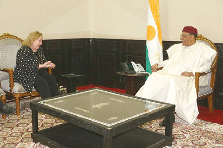 A la Présidence de la République : Le Chef de l’Etat s’entretient avec l’Envoyée spéciale de l’Union Européenne pour le Sahel A la Présidence de la République : Le Chef de l’Etat s’entretient avec l’Envoyée spéciale de l’Union Européenne pour le Sahel