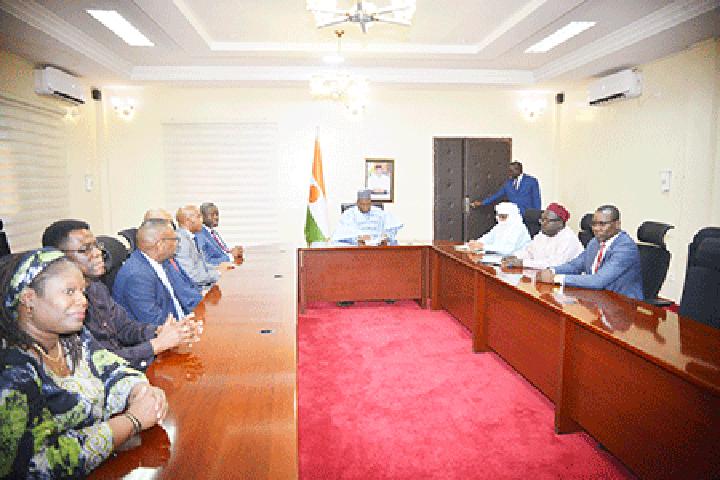 Le Chef du gouvernement reçoit une délégation conjointe de la CEDEAO et de la République du Cap Vert en mission de travail au Niger Le Chef du gouvernement reçoit une délégation conjointe de la CEDEAO et de la République du Cap Vert en mission de travail au Niger